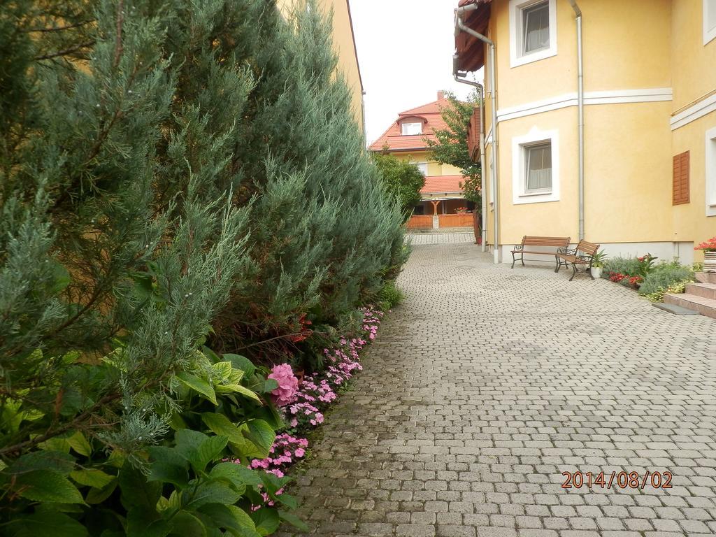 Zsuzsanna Haz Hotel Hévíz Exterior foto